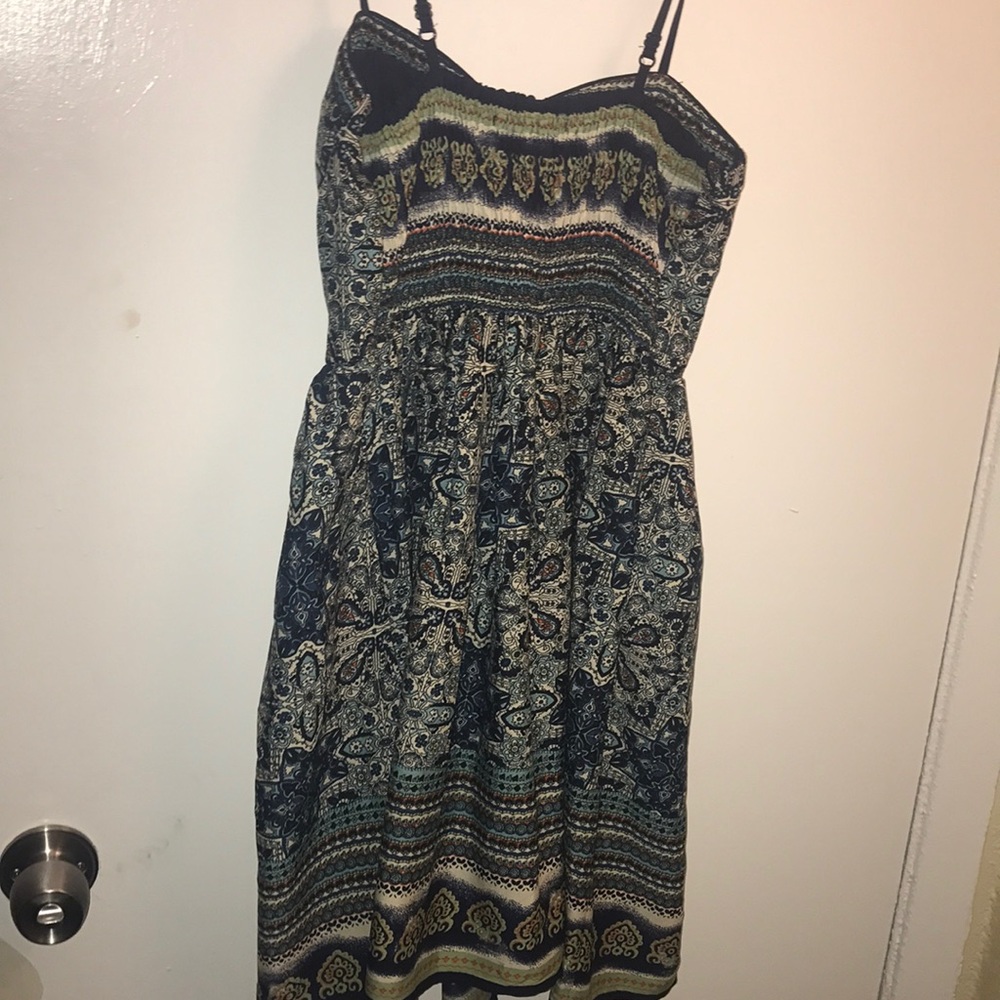 Dress - Picture 3 of 3